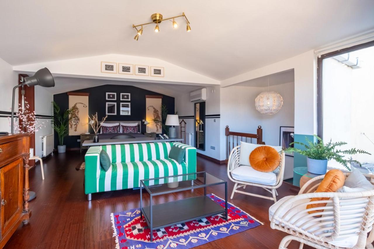 Flat With Terrace Near Istiklal Street Apartment อิสตันบูล ภายนอก รูปภาพ