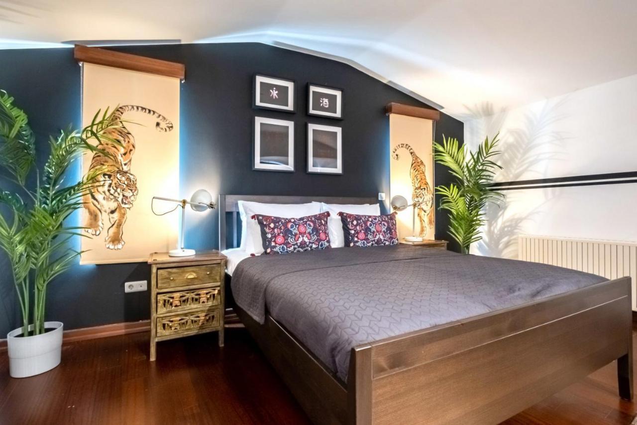 Flat With Terrace Near Istiklal Street Apartment อิสตันบูล ภายนอก รูปภาพ